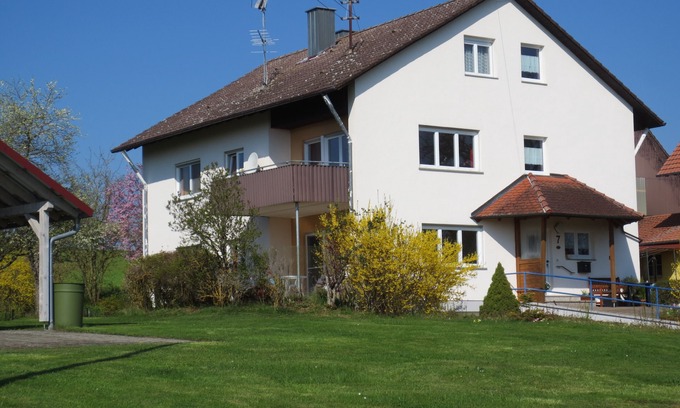 Wiechs am Randen Apartment | Bright apartment (ground floor) with garden and terrace. Experience Hegau, Lake Constance, Rhine Falls!