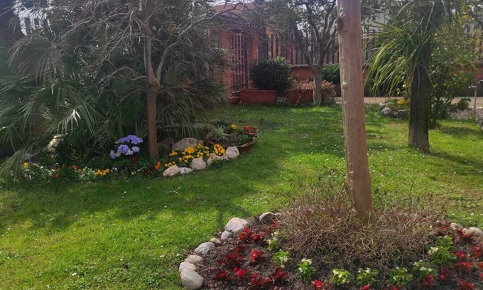 Sora House | BRIGHT APARTMENT IN VILLA WITH Garden and Private Parking