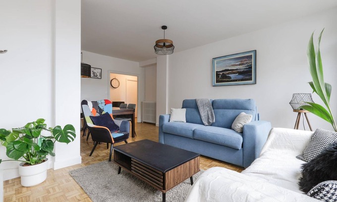 Le Busca Apartment | Bright apartment overlooking the Canal du Midi