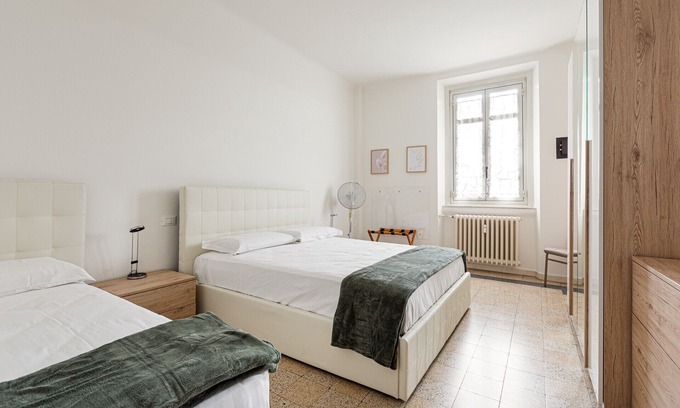 Segnano Apartment | Bright APT only 150m from Cà Granda M5 stop!