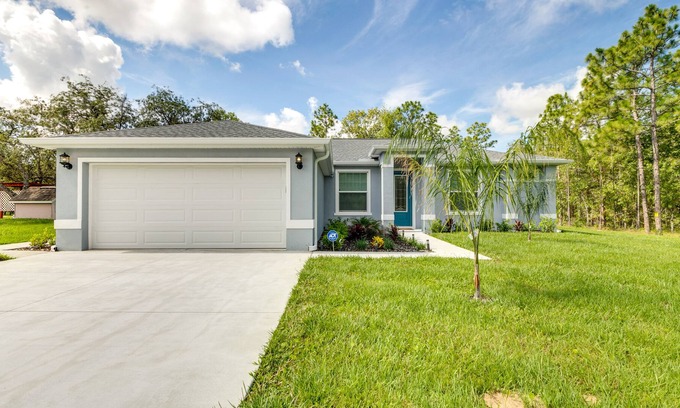 Brooksville House | Bright Brooksville Vacation Rental w/ Yard & Patio