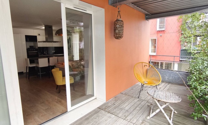 L'Ile-Saint-Denis Apartment | Bright, comfortable apartment
