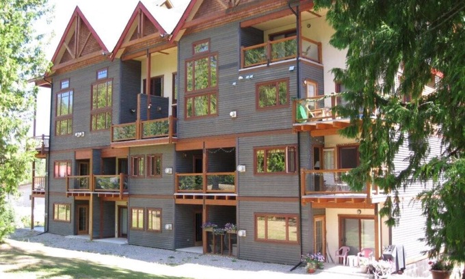 Rossland Condo | Bright corner suite, spacious layout!