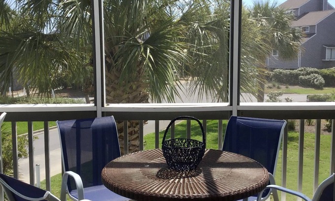 Port St. Joe House | Bright end unit w/screened porch. Gated, 2 pools + pickleball. Beach gear Incl.