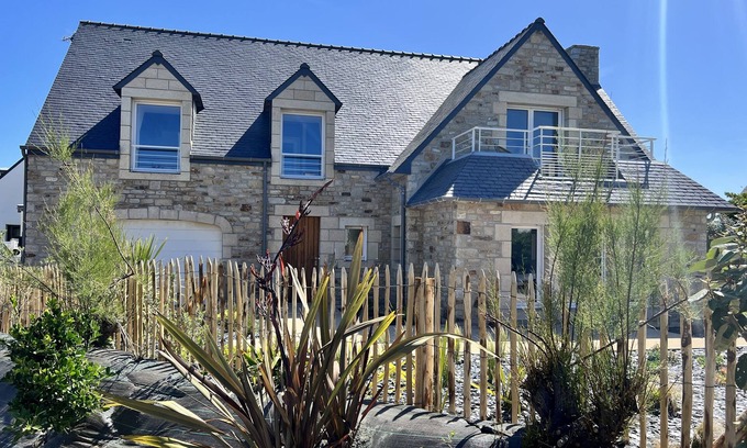 Saint-Guenole House | Bright gîte 70 m from the sea- SPA- Sea view- Electric car terminal