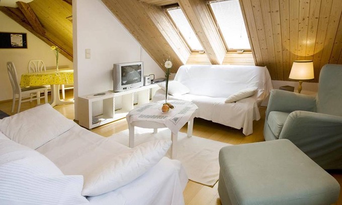 Bregenz Apartment | Bright Holiday Apartment “Bregenz 6 Top 4” with Wi-Fi, Terrace & Garden