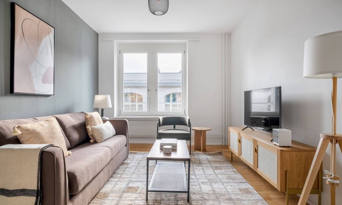 Horgen District Apartment | Bright Horgen 2.5 Room w/Storage, 3 min to Market, by Blueground