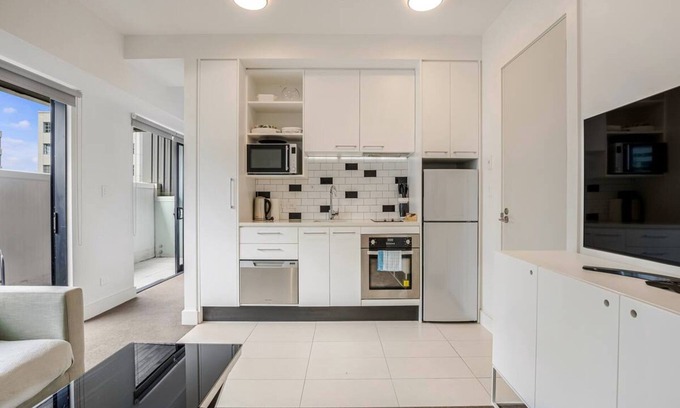 Auckland Central Business District Apartment | Bright & modern 1BR in Auckland CBD : Zodiak Stays