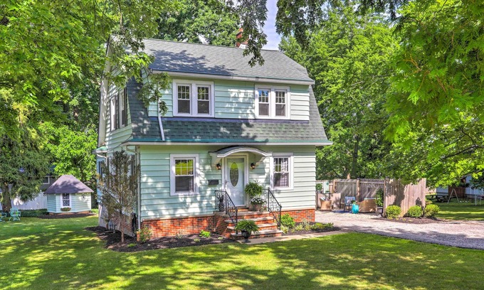Parma House | Bright Parma Home w/Outdoor Space < 10 Mi to Dtwn