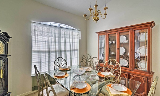Spring Hill Cottage | Bright Spring Hill Home: 5 Mi to Weeki Wachee Park