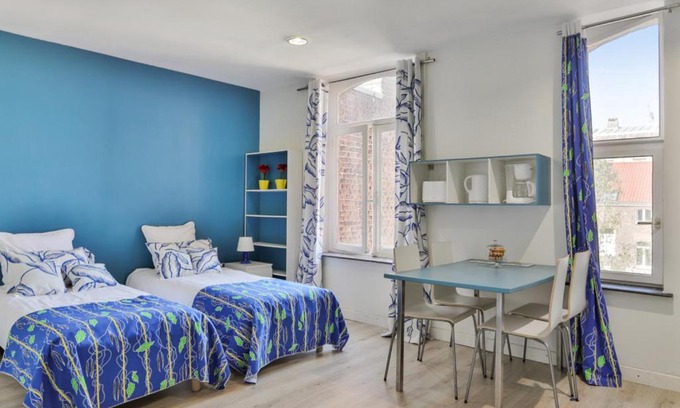 Wazemmes Apartment | Bright studio in central Lille