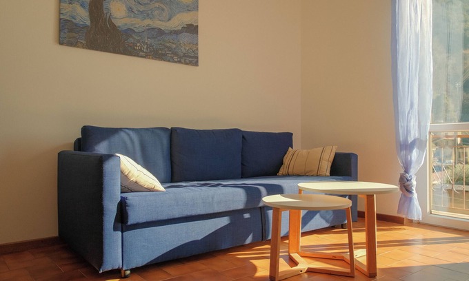 Dervio Apartment | 🏡 Bright Three Bedroom Apartment with Mountain View - Perfect for Families 🌿