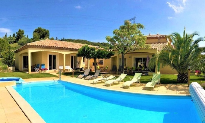 Neffies Villa | Bright Villa, Large Villa with swimming pool near Pezenas.