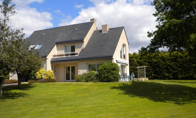 Penestin Villa | Bright villa set in 3000 m2 of wooded grounds 300 metres from the beach