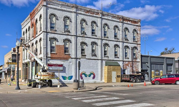 Yankton Apartment | Bright Yankton Apartment Near Meridian Bridge