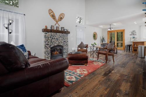 Brightwood House | Brightwood Riverfront Getaway