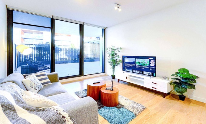 Werribee South Apartment | Brilliant Quay Blvd Apt Close to Wyndham Harbour