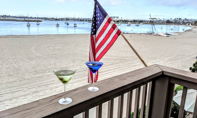 South Mission Beach Condo | Brilliantly Sun Drenched Beachfront Condo on the Sands of South Mission Bay