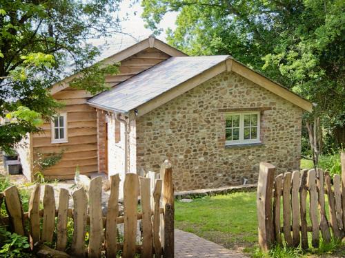 Raymonds Hill House | Brimble Cottage