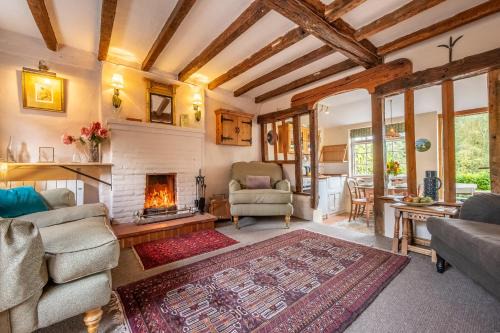 Lavenham House | Brimming with Medieval charm - Weavers Cottage