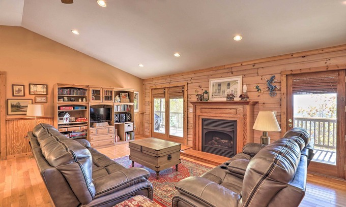 Bostic Cabin | Bring a Pet: Bostic Cabin w/Mtn Views!