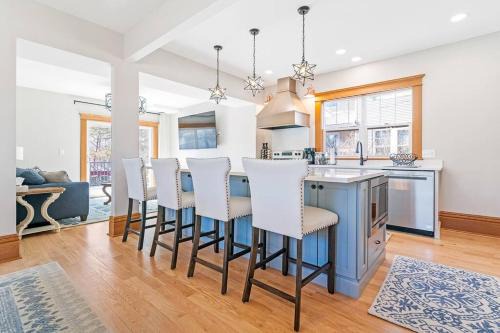 Cedar Falls House | Bring your crew, family, or friends - we have the rest