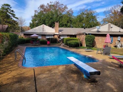 Tougaloo House | Bringing Miami To Jackson