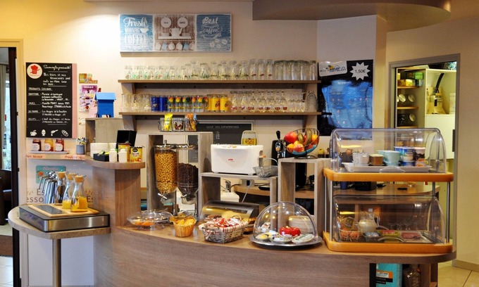 Saint-Andre-de-la-Marche Hotel | Brit Hotel Azur - Cholet