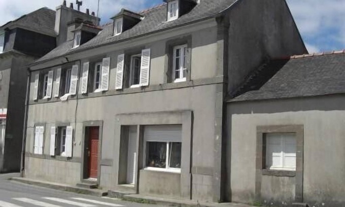 Logonna-Daoulas House | Brittany, Finistère, Armorique Regional Natural Park, High house with Garden