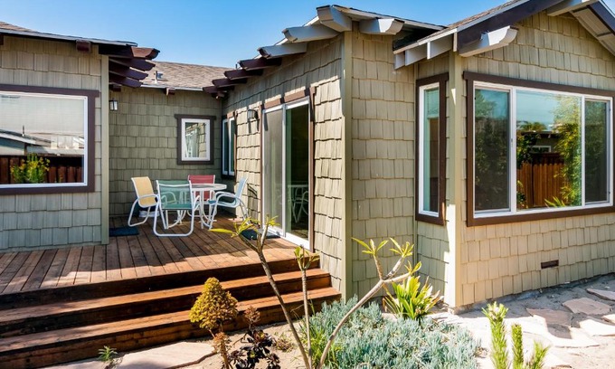 Pierpont Bay House | Brockton Diamond