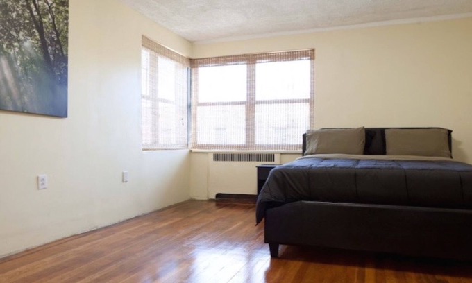 Tremont Apartment | Bronx Home - 30 minutes from midtown Manhattan!