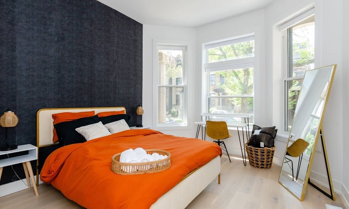 Grand Boulevard Condo | Bronzeville Manor walking distance to hospitals