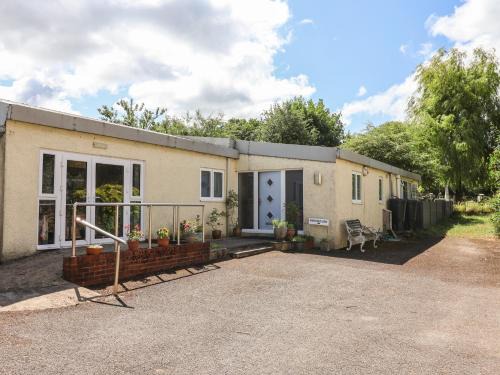 Broadwindsor House | Brookfield Lodge