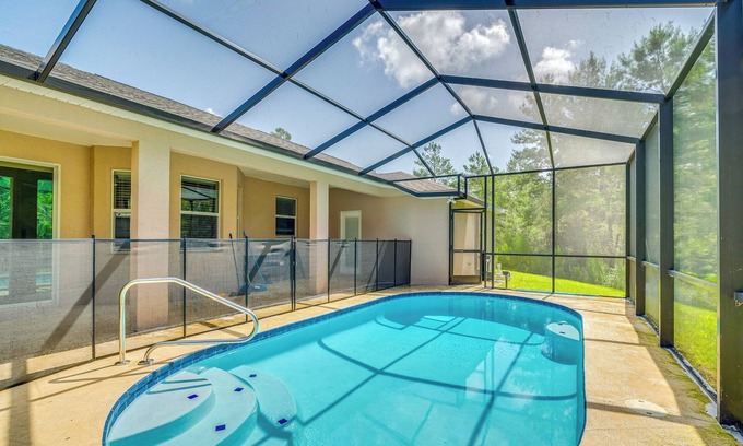 Brooksville House | Brooksville Home ~ 5 Mi to Weeki Wachee Springs!