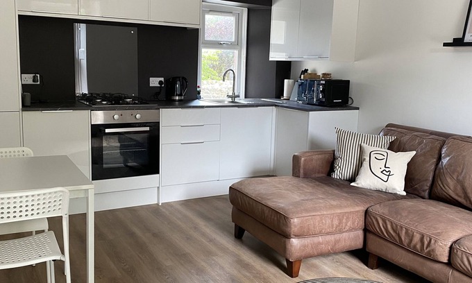 Broughty Ferry Cottage | Broughty Ferry cottage with patio garden and drive.