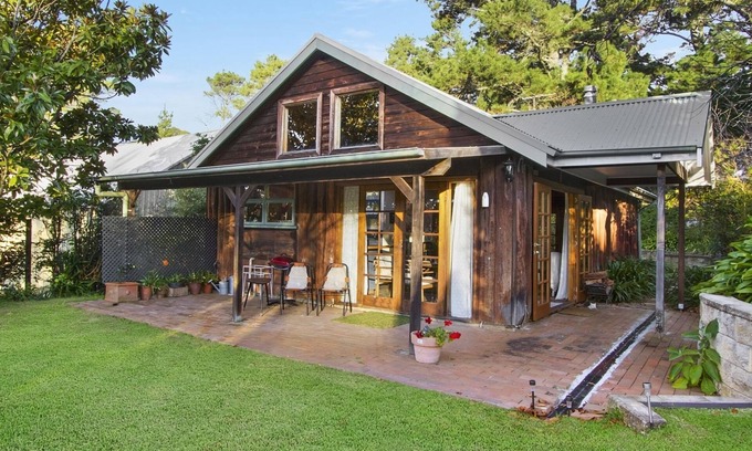 Bilpin Cottage | BROWNS COTTAGE - the perfect destination for a romantic getaway. SPECIALS ON NOW !