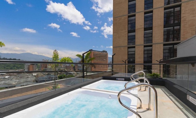 San Diego Apartment | Bubble & Work - Jacuzzi + Workspace 1BR in Poblado