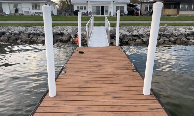 Millersport House | Buckeye Lake Home - Lake Chillin' on the open water w/dock, hot tub & toys.!