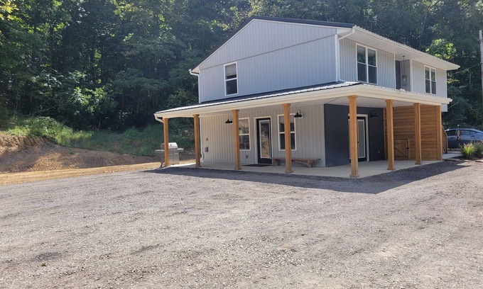 Kerr Condo | "Buckeye Porchside Retreat"n