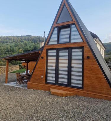 Sucevita Ski Chalet | Bucovina-A-FrameHouse-HotTub-Fireplace-Patio-WiFi