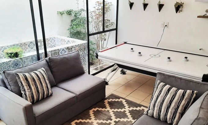 Zapopan House | Bugambilias art and rest Lukasa Home pool & airhockey