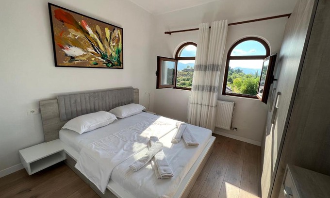 Sakës House | Bujtina Celiku