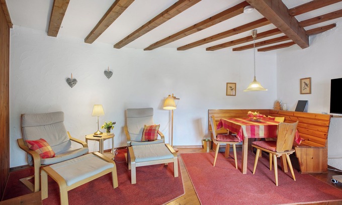 Grafenhausen House | Bungalow 'Angela' with Private Terrace, Shared Garden and Wi-Fi