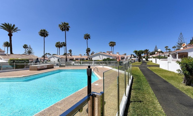 Maspalomas Apartment | Bungalow Santa Barbara EMC2 by VillaGranCanaria