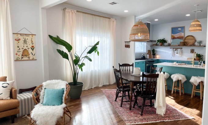 Norman House | Bungalow walking distance to Norman's downtown Main Street