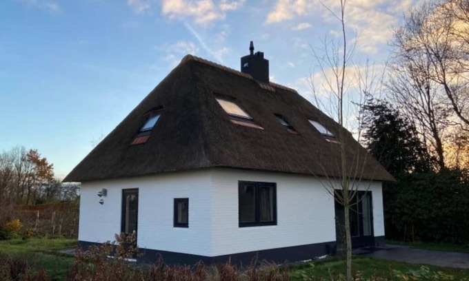 Sint Jansklooster House | Bungalow with 2 bedrooms and enclosed garden