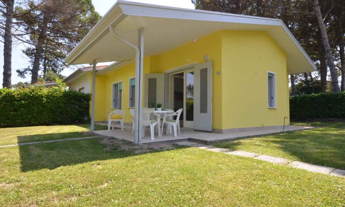 Bibione Pineda House | Bungalow with garden and air conditioning