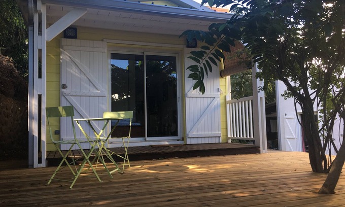 Les Avirons House | Bungalow with shared pool in Les Avirons