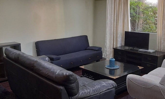 Cockle Bay Apartment | Bush Setting-Large 1 Bedroom Apartment