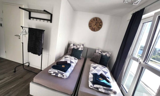Neusaess Apartment | Business apartment with WIFI, elevator & free parking